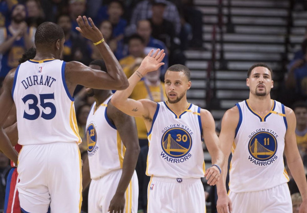 西藏队取得重要胜利，迈向季后赛