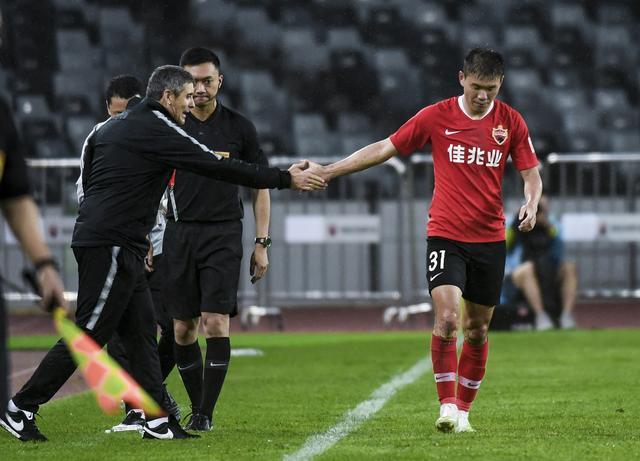 关于上海绿地申花客场逼平深圳佳兆业,逐渐追赶的信息 关于上海绿地申花客场逼平深圳佳兆业,逐渐追赶的信息