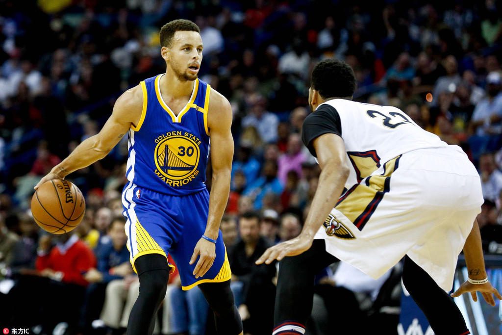 包含沙尔克客场逆转，豪取连胜势头正劲的词条