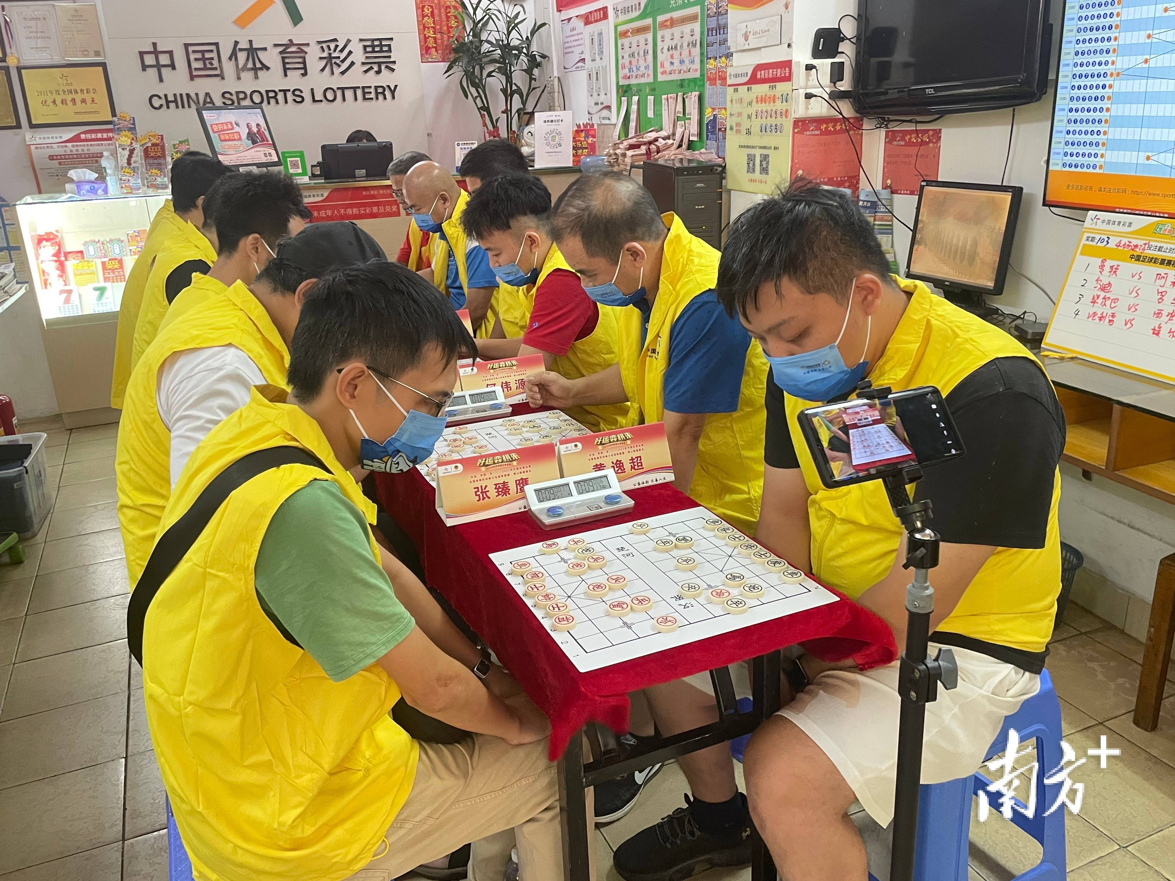 尤文扛旗腾空,半决海选成功的简单介绍 尤文扛旗腾空,半决海选成功的简单介绍