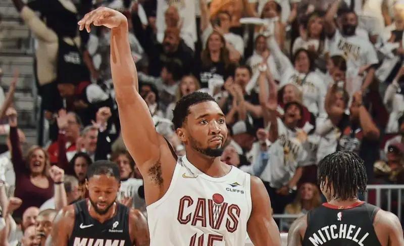 勇士力克国王,米切尔关键制胜 勇士力克国王,米切尔关键制胜