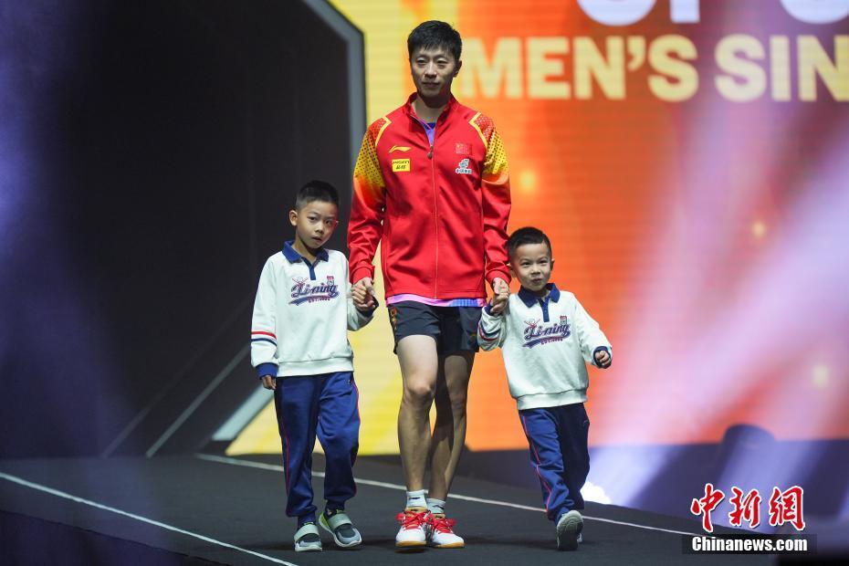 中国队横扫英格兰队，马龙状态火热