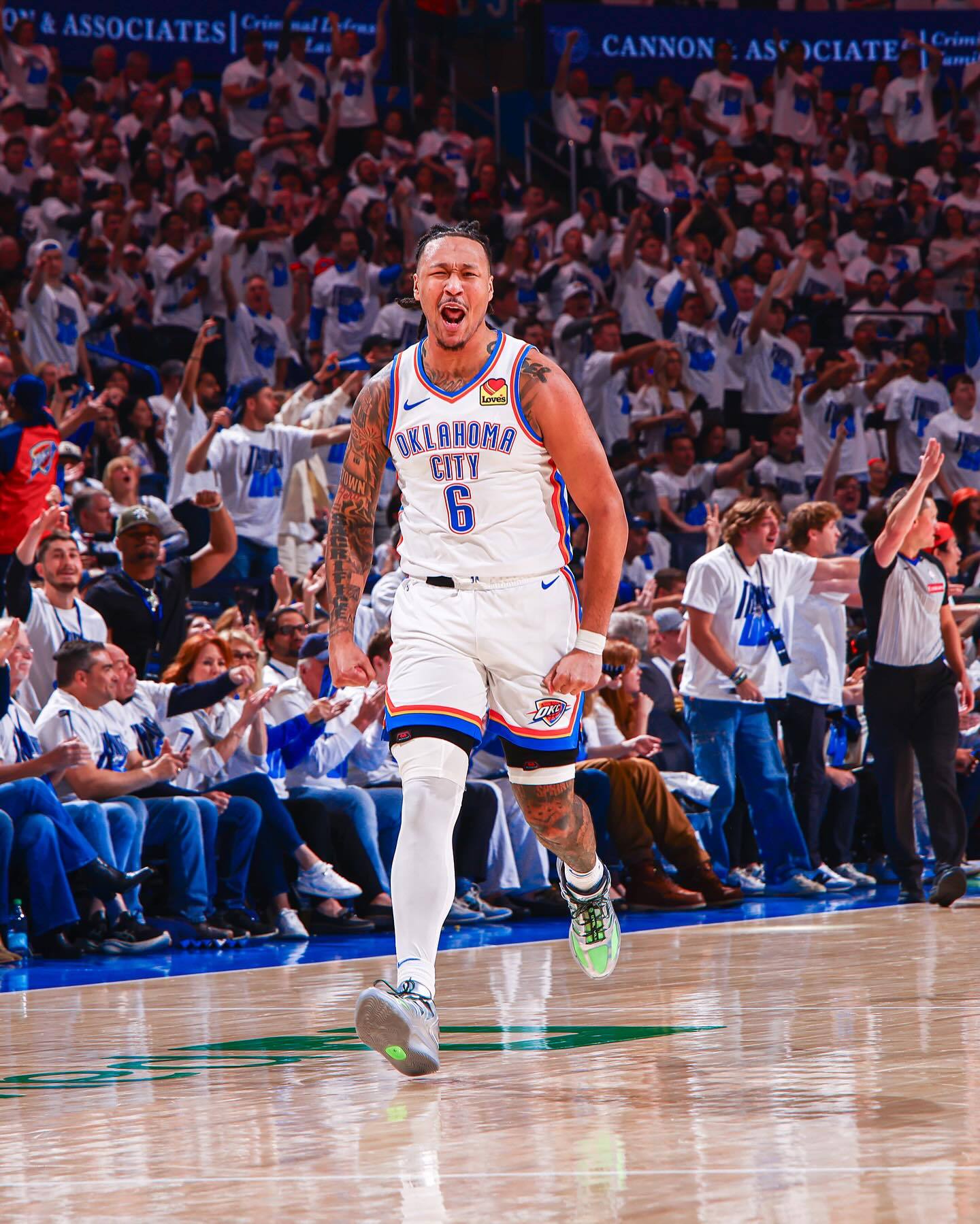 雷霆战胜灰熊,客场取得连胜 雷霆战胜灰熊,客场取得连胜