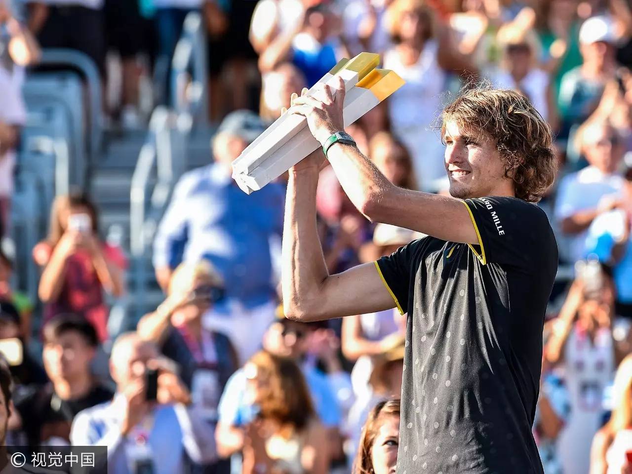 拉沃尔杯力克蒙特卡洛大师赛，兹维列夫高光表现