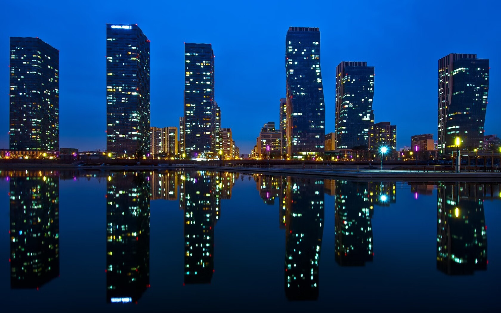 墨西哥闪电战击溃几内亚，舞台越大，罗德里越强！